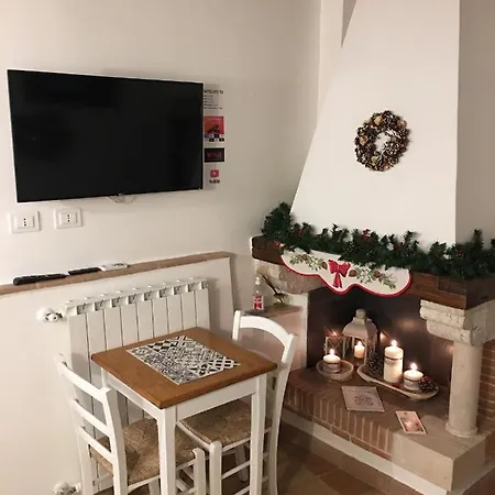 Apartment Aurora Medieval House Sermoneta