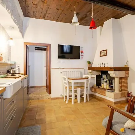 Aurora Medieval House Apartment *