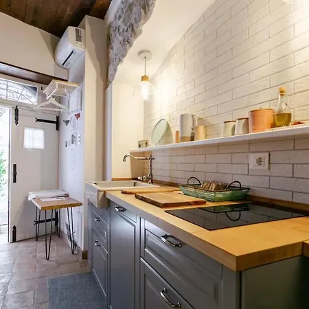 아파트 Aurora Medieval House 세르모네타