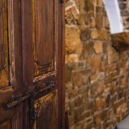 Aurora Medieval House Sermoneta