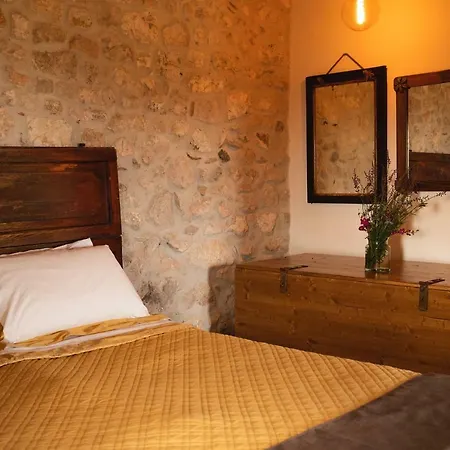 Apartment Aurora Medieval House Sermoneta