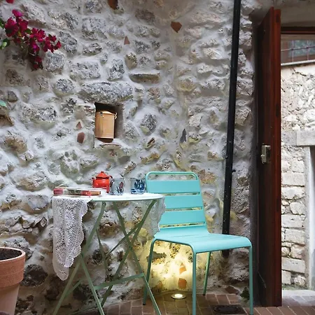 Apartment Aurora Medieval House Sermoneta