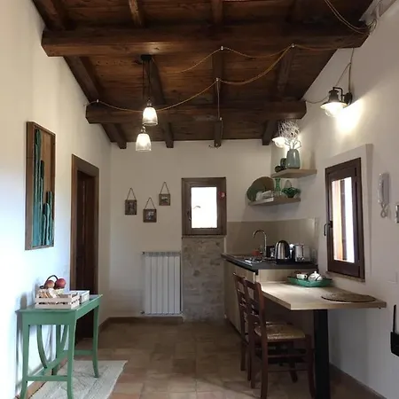 Aurora Medieval House Sermoneta